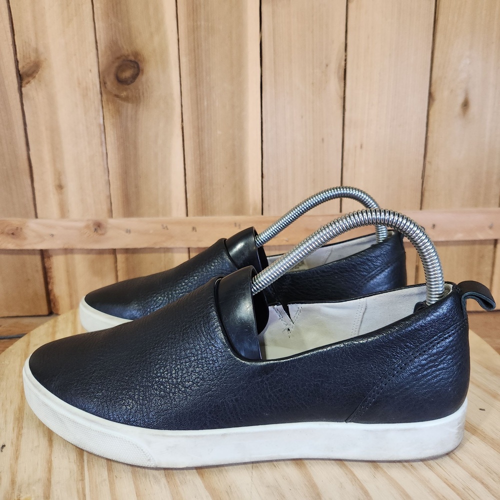 ECCO Gillian Slip On Shoes Womens 7 38 EU Black Leather Comfort Casual Sneakers